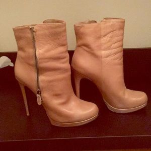 Aldo size 11 Ankle Boots beige 4 inch heel